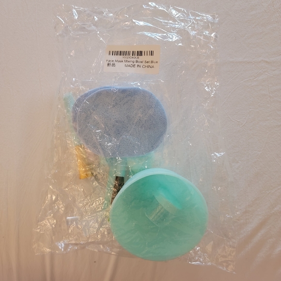 🆕️🛍 Face Mask Mixing Set 🆕️🛍 - Picture 2 of 3